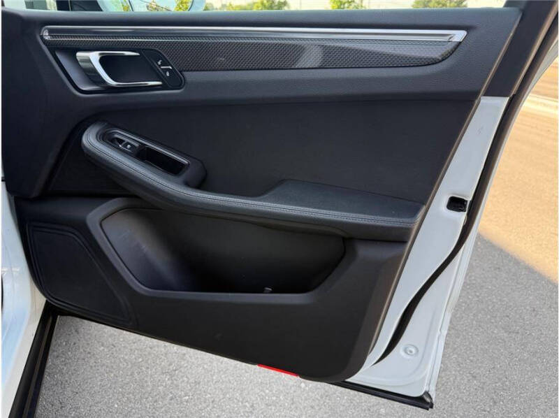 2017 Porsche Macan S