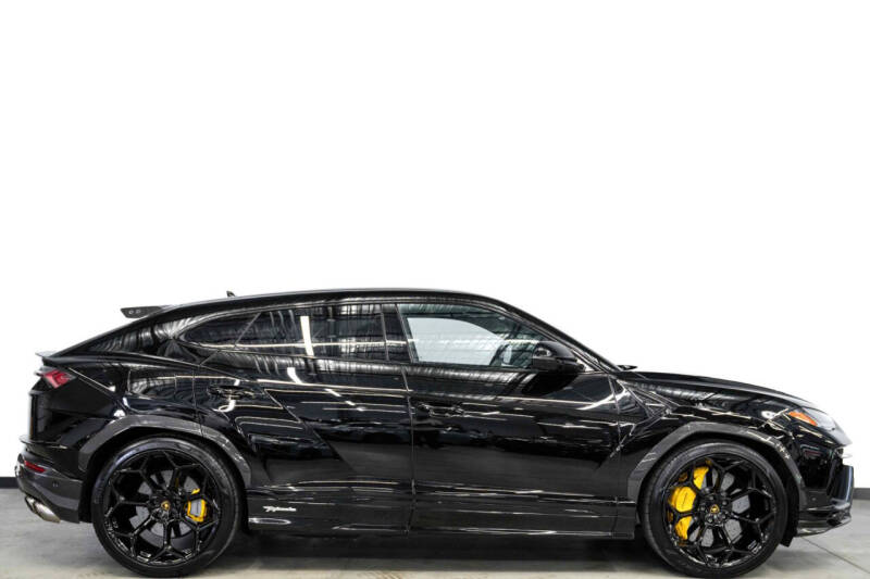 2023 Lamborghini Urus Performante