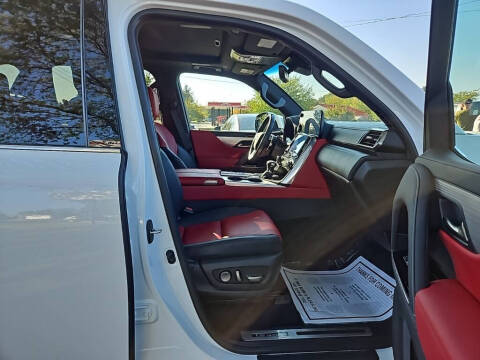 2022 Lexus LX 600 F SPORT Handling