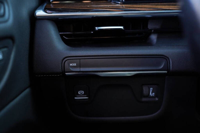 2022 Cadillac Escalade ESV Luxury