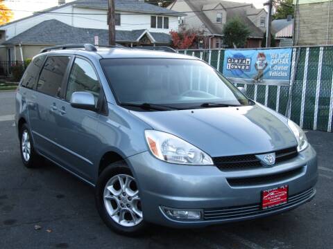 2005 Toyota Sienna for sale at The Auto Network in Lodi NJ