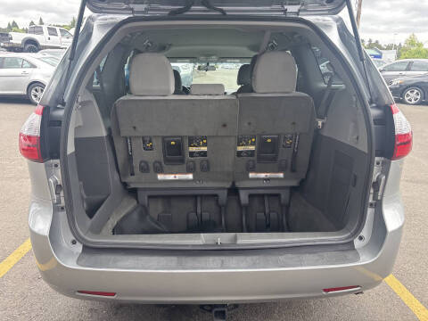 2017 Toyota Sienna L 7-Passenger