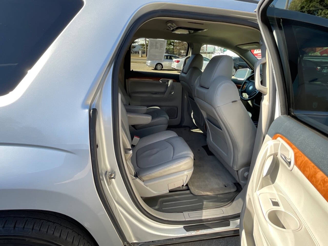 2009 Saturn Outlook for sale at Auto Connection in Waterloo, IA