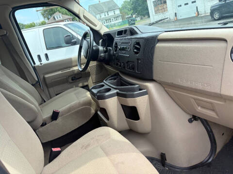 2013 Ford E-Series E-350 SD XLT