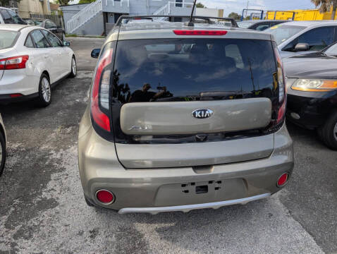 2017 Kia Soul +