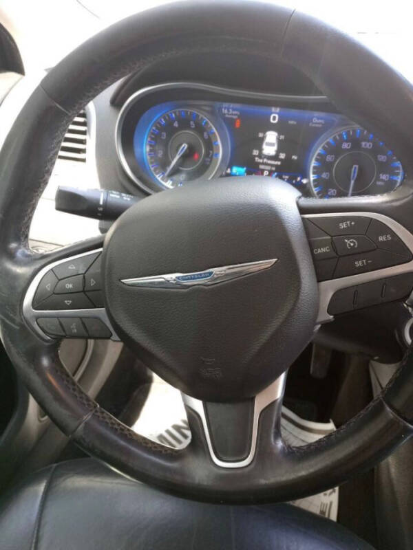 2016 Chrysler 300 Limited