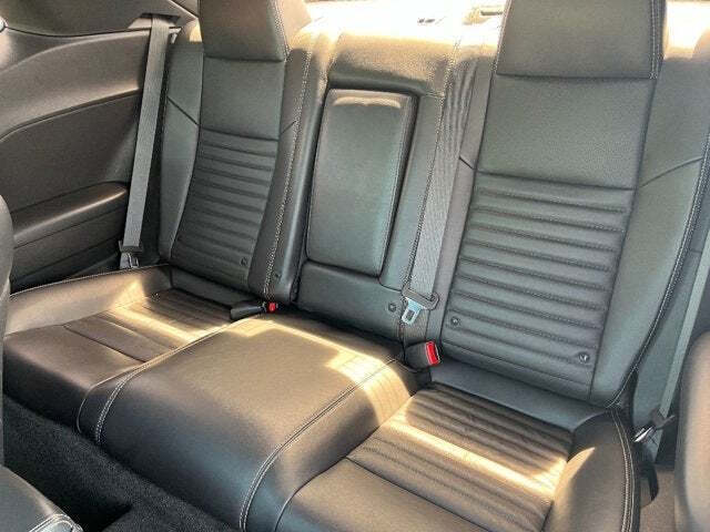 2013 Dodge Challenger 19