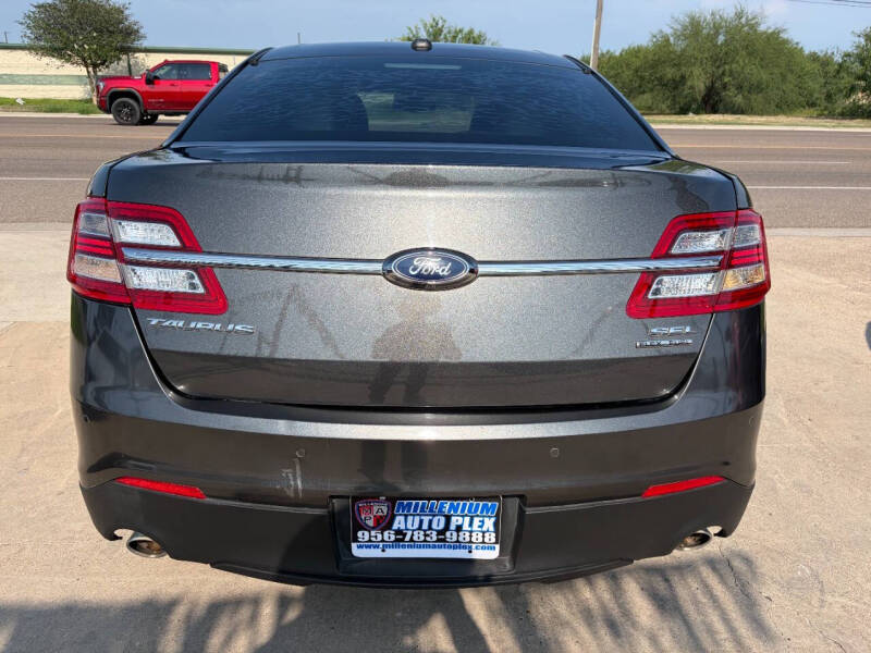 2018 Ford Taurus SEL