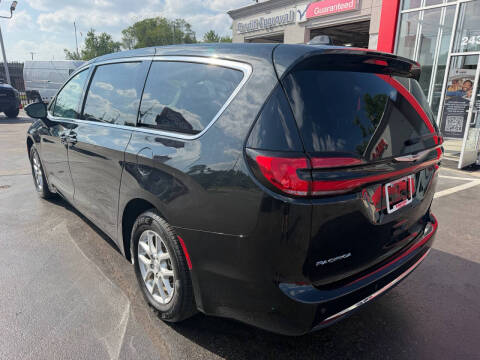 2023 Chrysler Pacifica Touring L