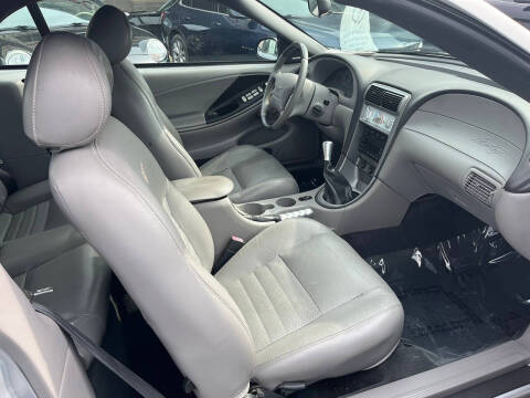 2003 Ford Mustang GT Deluxe