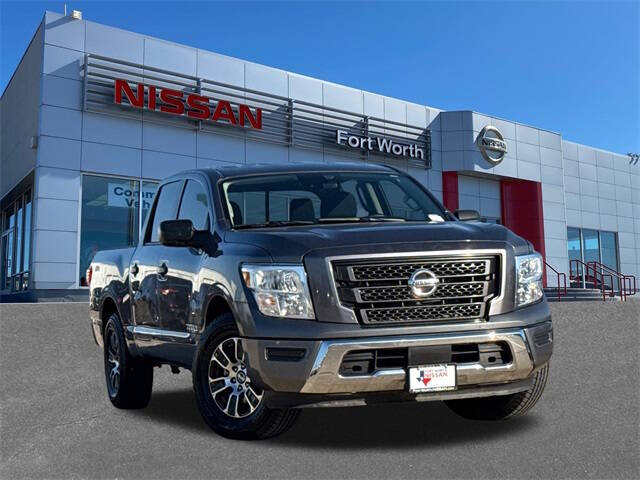 2022 Nissan Titan SV