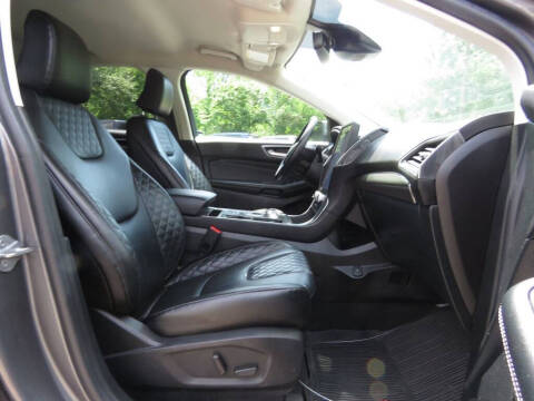 2023 Ford Edge Titanium