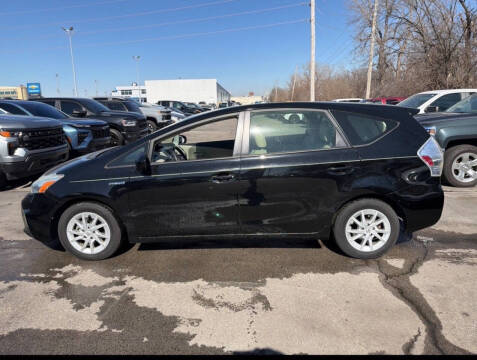 2014 Toyota Prius v Five