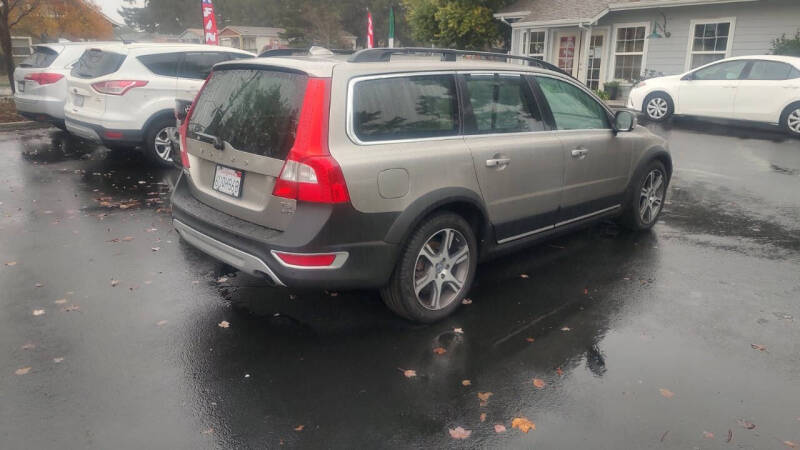 2012 Volvo XC70 T6 Premier Plus