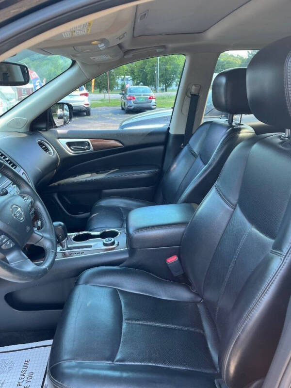 2017 Nissan Pathfinder Platinum