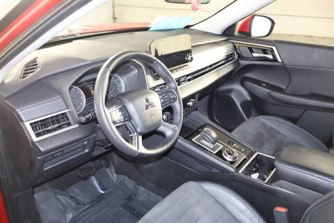 2023 Mitsubishi Outlander SE