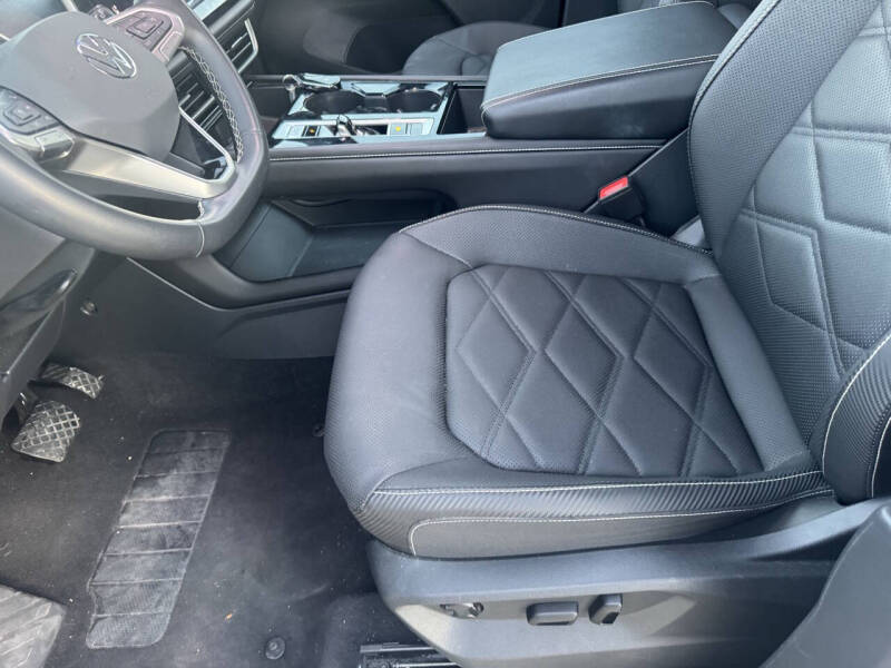 2024 Volkswagen Atlas Cross Sport SE