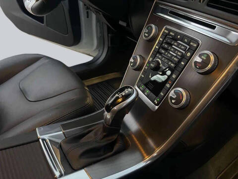 2016 Volvo XC60 T5 Drive-E Premier