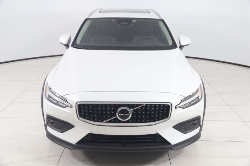 2024 Volvo V60 Cross Country B5 Plus