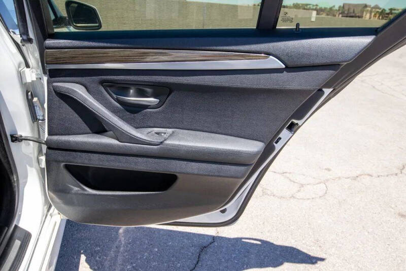 2013 BMW 5 Series 528i