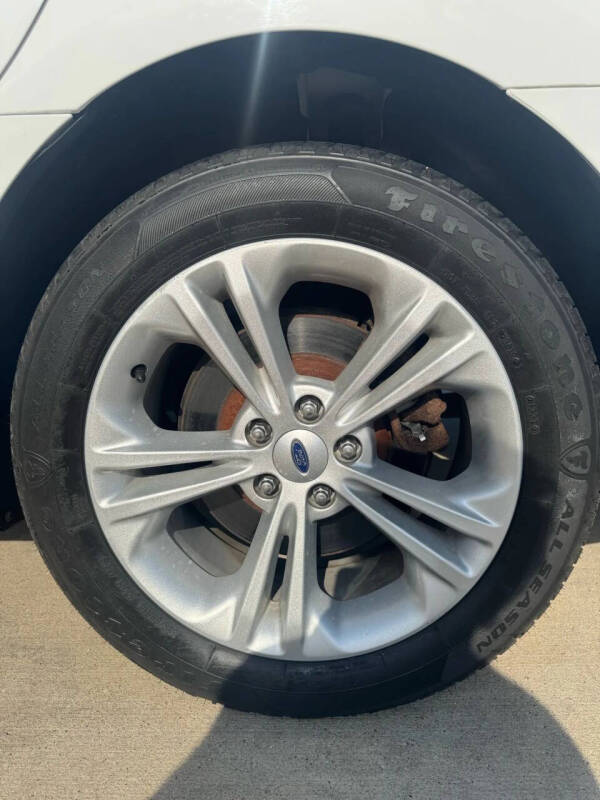 2016 Ford Taurus SEL