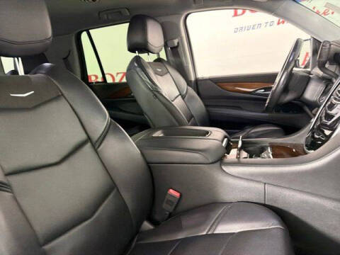 2018 Cadillac Escalade Standard