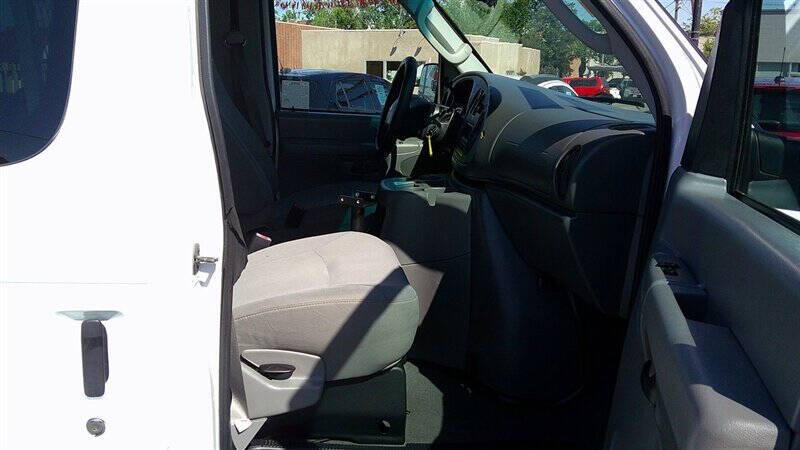 2008 Ford E-Series E-350 SD XLT