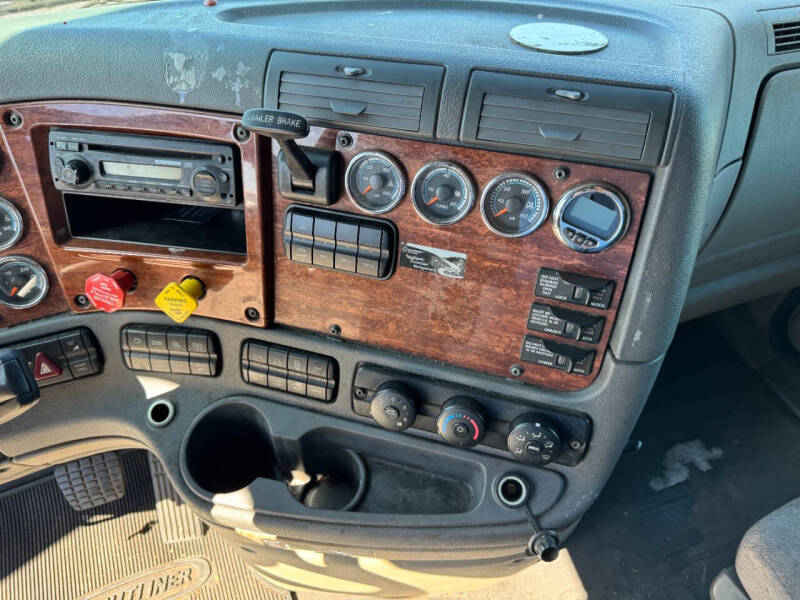 2016 Freightliner Evolution $18,291