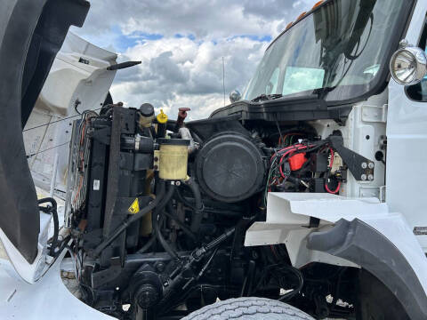 2013 International 7300 Digger Derrick Truck