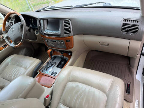 2004 Lexus LX 470