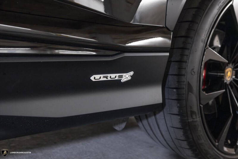 2024 Lamborghini Urus S