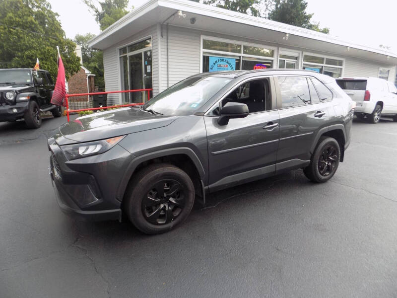2020 Toyota RAV4 LE