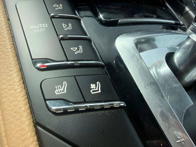 2018 Porsche Cayenne Platinum Edition