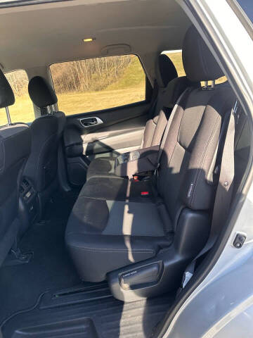 2020 Nissan Pathfinder S