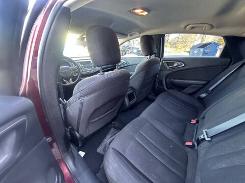 2016 Chrysler 200 LX