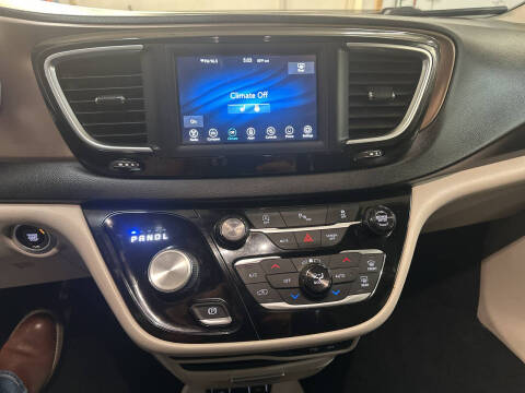 2019 Chrysler Pacifica Touring L