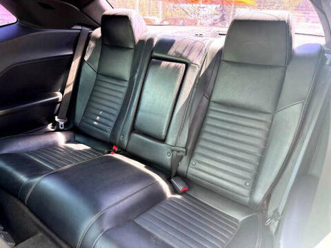 2011 Dodge Challenger R/T Plus