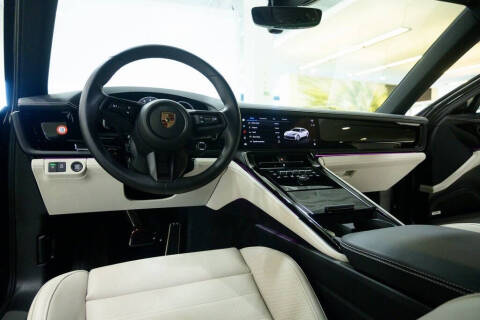 2025 Porsche Panamera 4