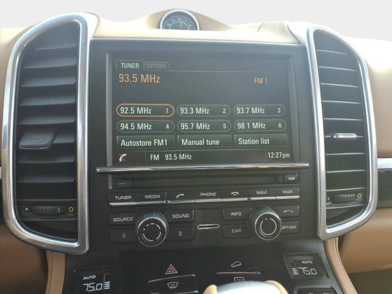 2014 Porsche Cayenne Platinum