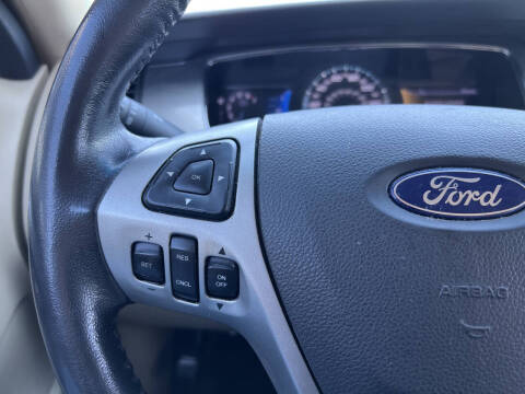 2013 Ford Taurus SEL