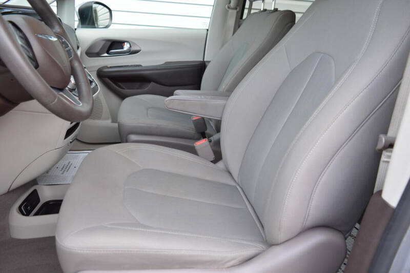 2017 Chrysler Pacifica LX