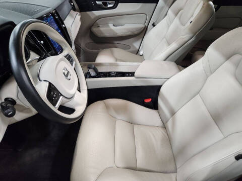 2023 Volvo XC60 Recharge T8 Plus Bright Theme