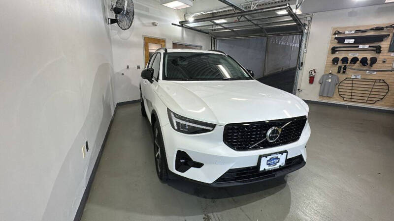 2026 Volvo XC40 B5 Plus
