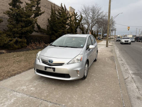 2012 Toyota Prius v Five