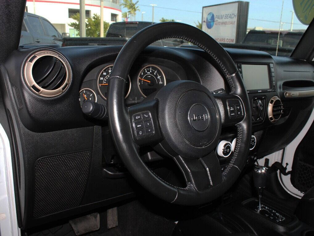 2017 Jeep Wrangler Unlimited  - $29,995