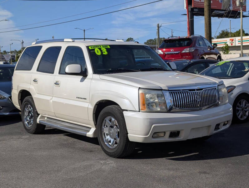 2003 Cadillac Escalade Base's photo
