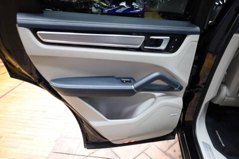 2023 Porsche Cayenne Platinum Edition