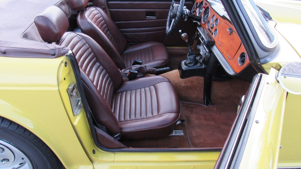 1976 Triumph TR6 15