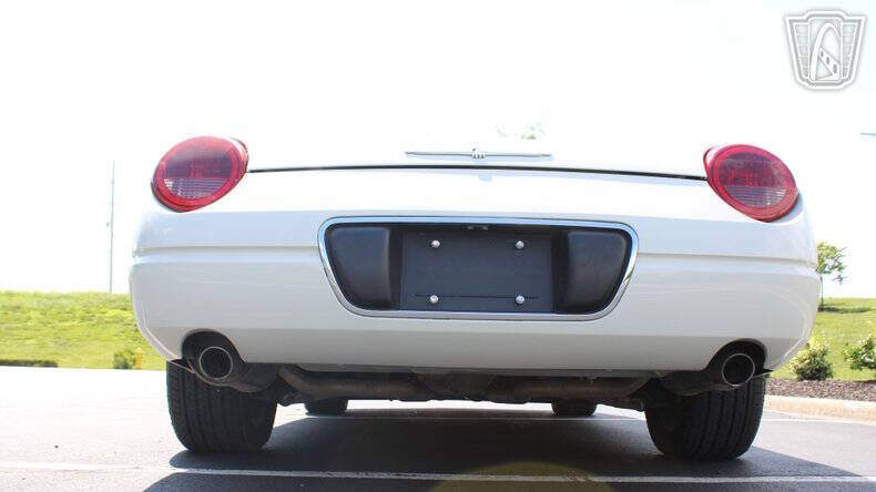2002 Ford Thunderbird Deluxe