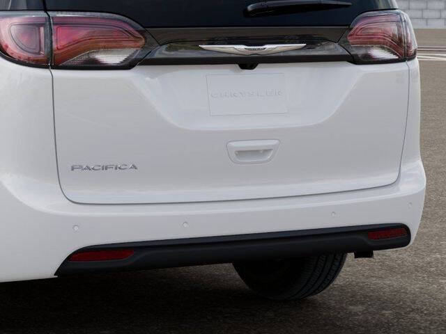 2027 Chrysler Pacifica LX